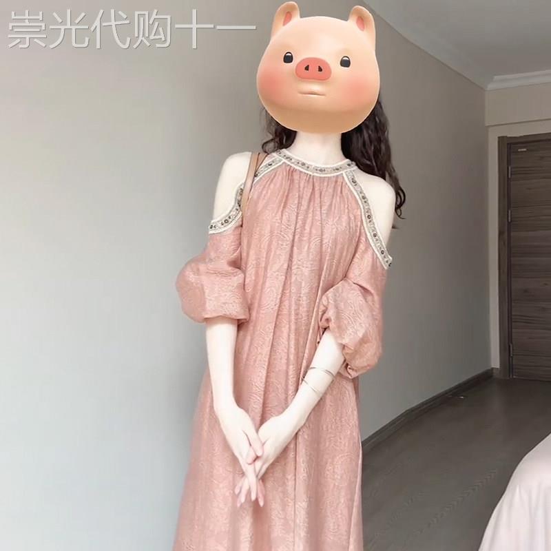 法式粉色挂颈露肩洋装女2026春季新款温柔风独特漂亮宽松长裙子