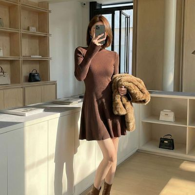 2025新款时尚设计感纯色素雅日常百搭休闲风简约连衣裙NNASSA