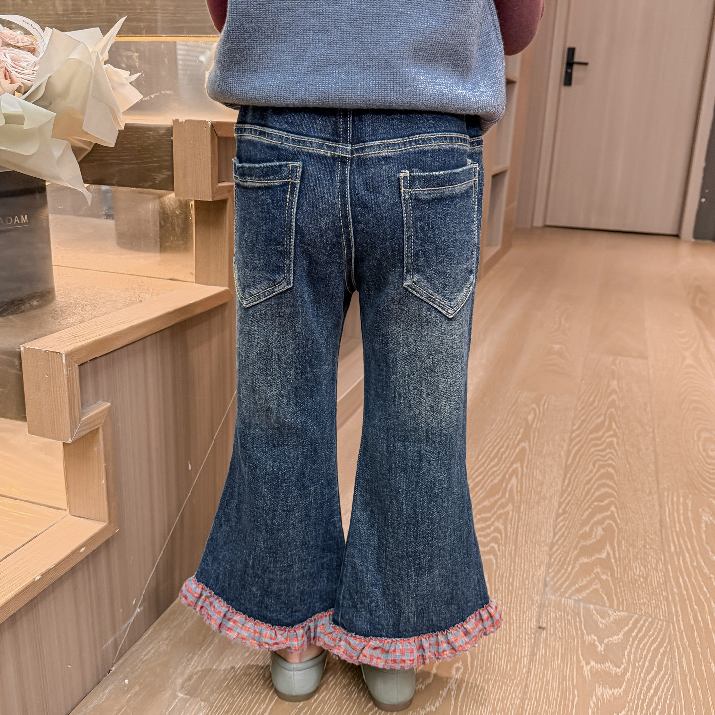 女童烂洞牛仔裤秋天小朋友2025百搭穿搭潮款精致秋装秋款童装春秋