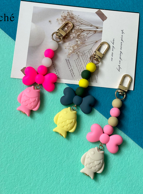 CLICHE 手机壳挂件 原创女生通用蝴蝶结新年鱼仔硅胶手机小挂饰