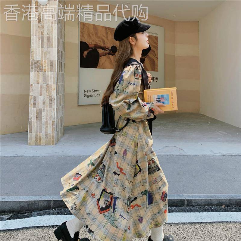 娃娃领连衣裙女2026春新款气质独特学院风设计感涂鸦印花长袖裙子