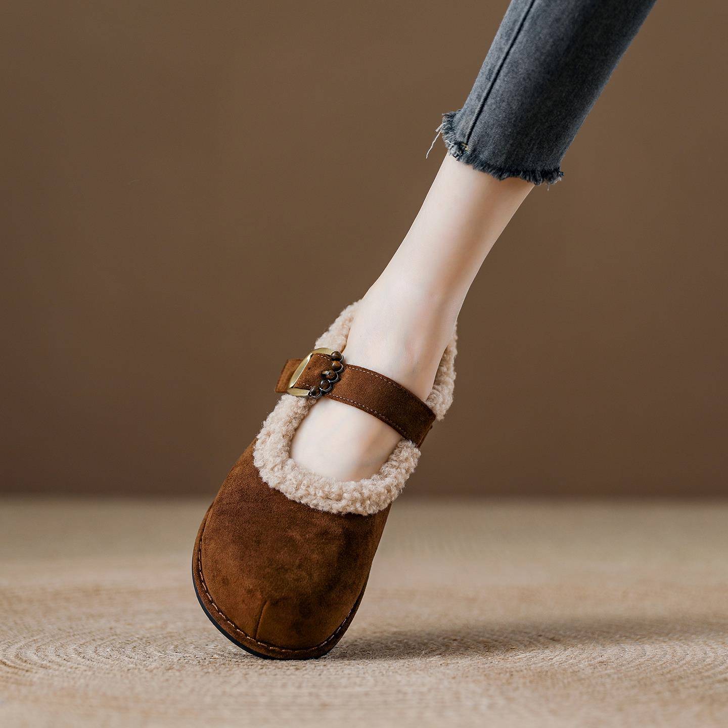 西班牙小众品牌ONGYSL羊羔毛加绒加厚平底女冬季保暖女鞋时尚休闲