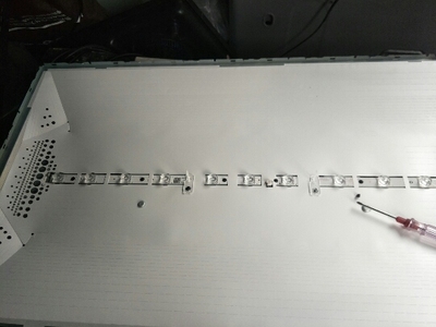 适用TCL32寸32A60灯条32M8H 乐华32S6  单条凹灯