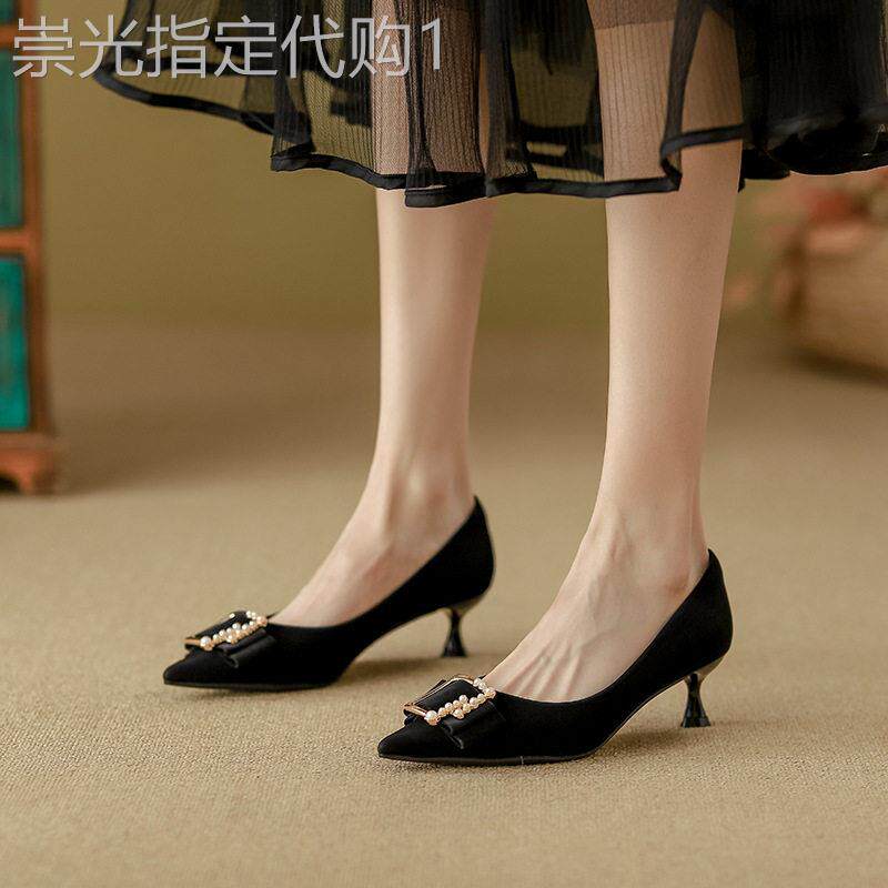 真皮时尚尖头高跟鞋女2025年春秋季新款珍珠扣职业浅口细跟单鞋子