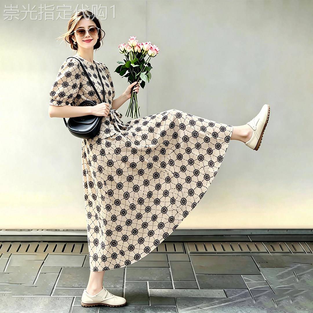 气质卡其色提花洋装女2026夏新款小个子高级感独特巨好看长裙子