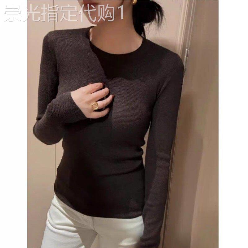 咖色针织打底衫女春秋2026新款修身显瘦圆领长袖简约紧身洋派上衣