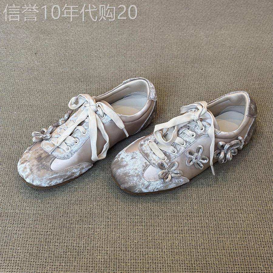 英国真皮平底银色芭蕾德训鞋女春季2026新款玛丽珍单鞋休闲阿甘鞋