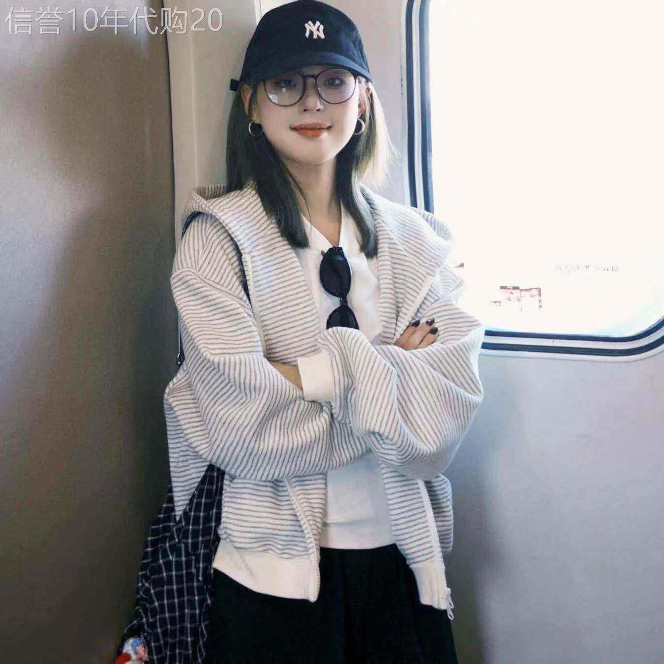 条纹连帽卫衣女春秋季2026新款高级感宽松慵懒风拉链开衫外套上衣