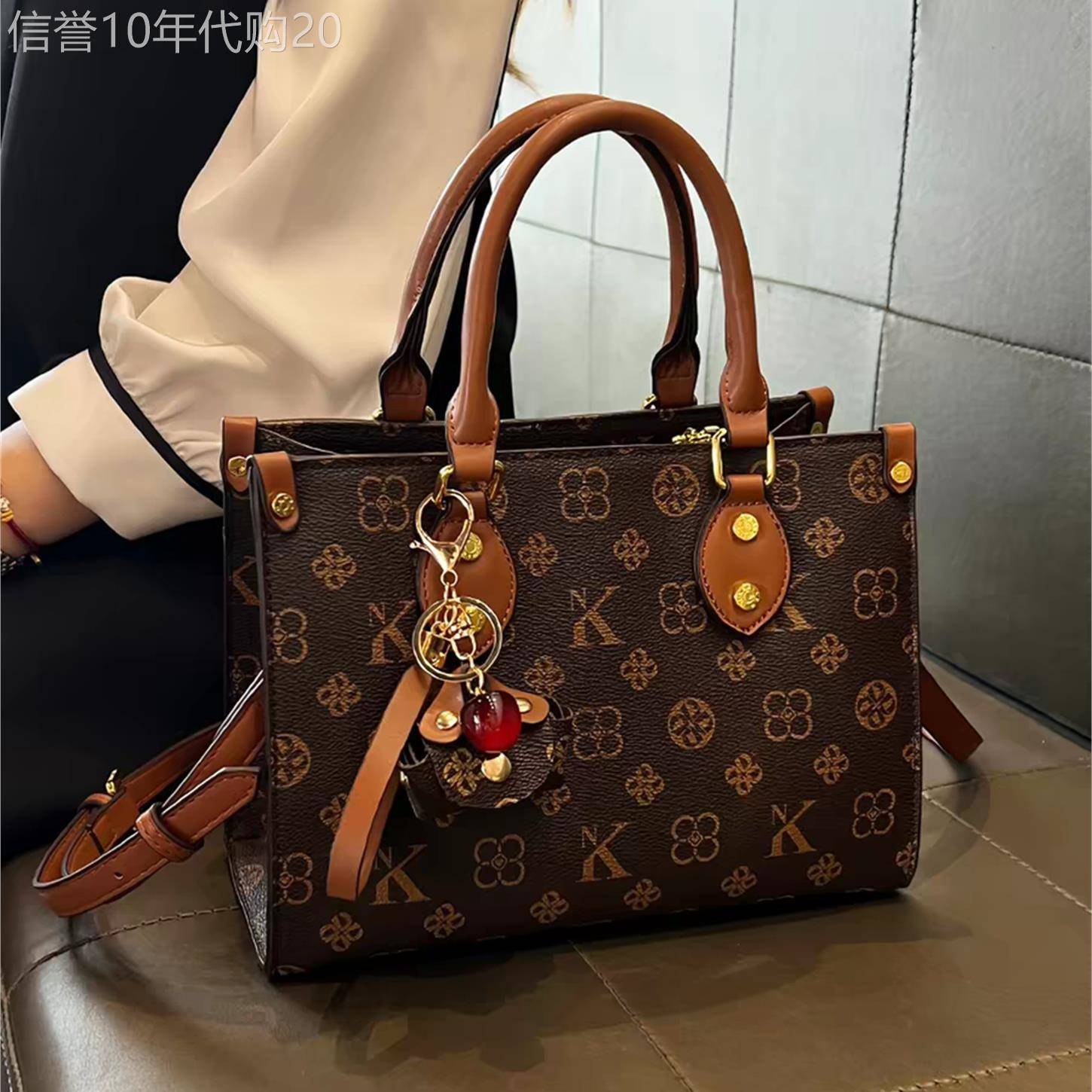 香港代购奢侈品名牌2026新款专柜正品真皮女手提单肩斜挎包托特包