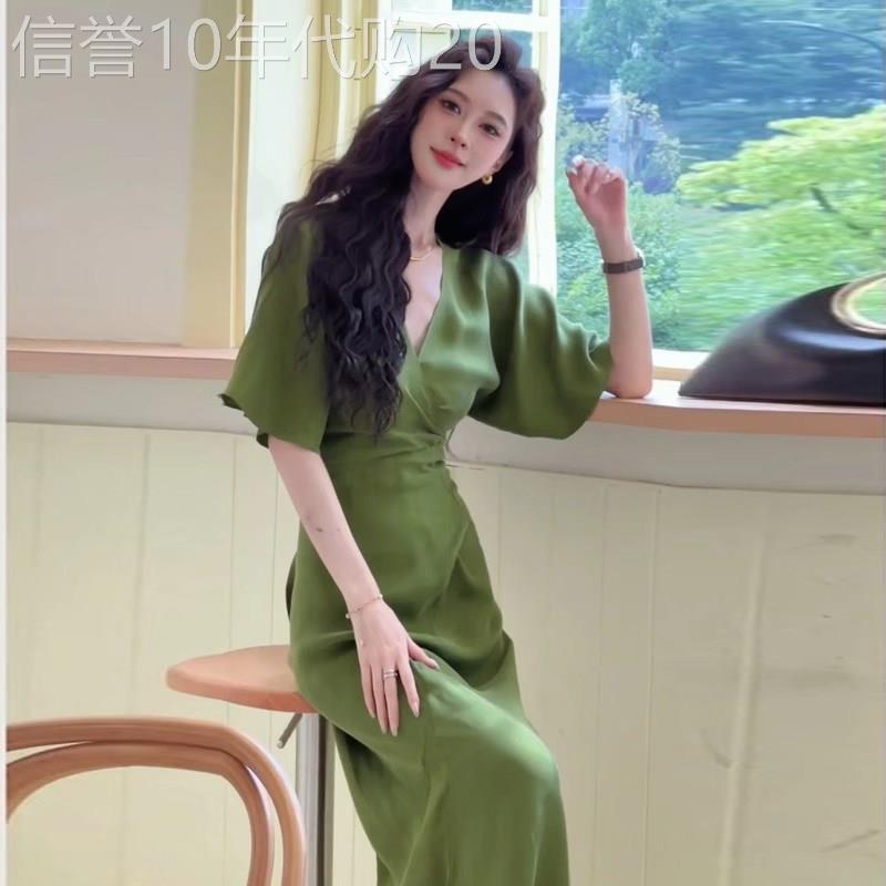 法式气质绿色V领连衣裙女2026夏季新款轻奢名媛女神范掐腰长裙子
