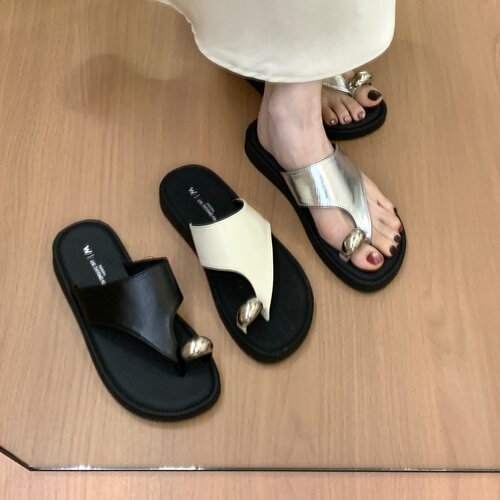 巨好看软底平底套趾拖鞋女夏外穿2026新款配裙子休闲沙滩凉0625z