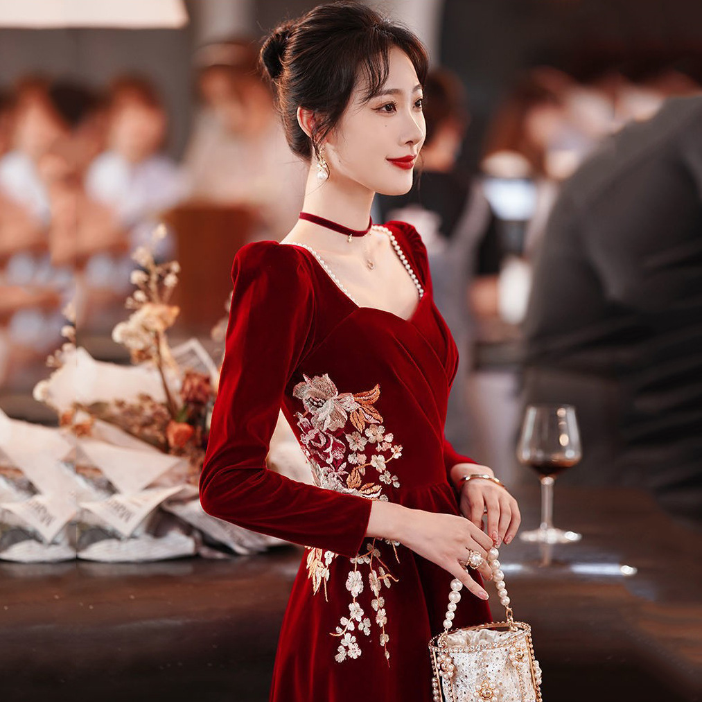 孕妇敬酒服新娘2025新款酒红色结婚遮肚子订婚回门大码礼服长款