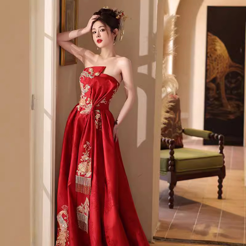 新中式抹胸敬酒服新娘结婚红色刺绣重工轻奢中国风订婚礼服连衣裙