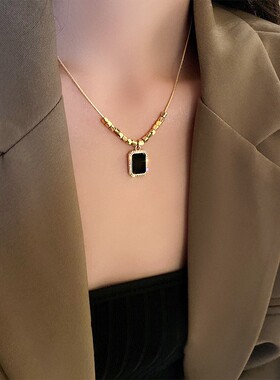 钛钢项链 【镀K金】黑色方牌秋冬新款时尚轻奢ins明星气质防水不