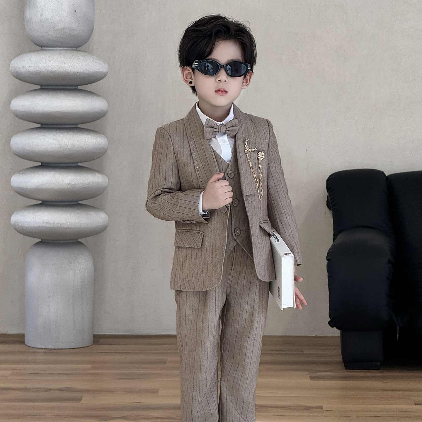 精品儿童西服套装英伦风男童主持人高级感西装宝宝周岁钢琴演出服