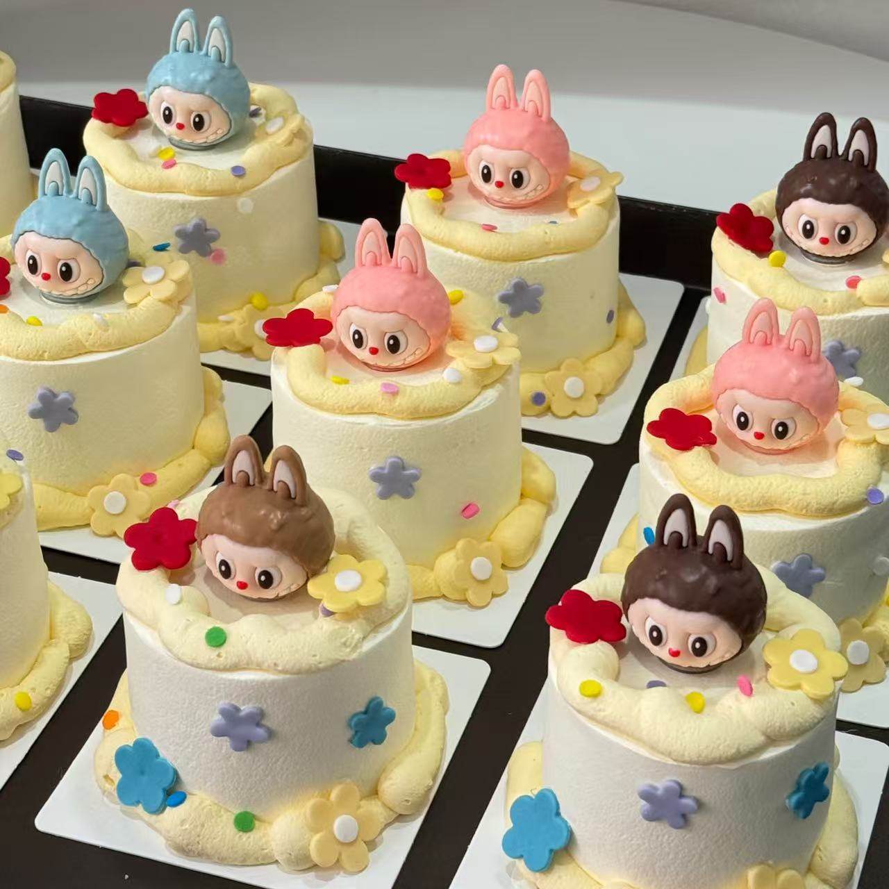 创意韩系可爱变脸小兔子蛋糕装饰摆件多巴胺花朵儿童生日装扮插件,节庆用品/礼品,蛋糕/烘焙装饰用品,淘宝优惠券,粉丝福利购,淘宝优惠卷