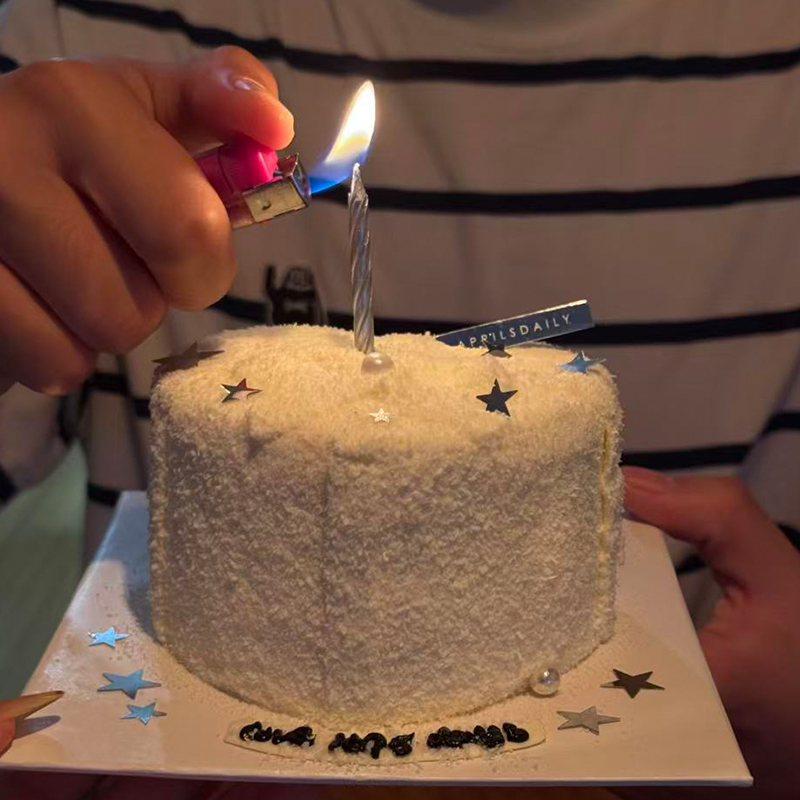 2025爆款冬日氛围感纪念日蛋糕装饰螺纹蜡烛银色亮片星星甜品插件