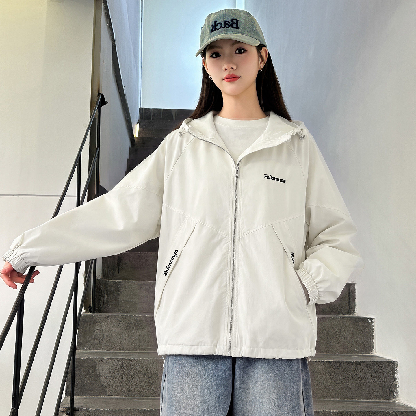 女大童外套春秋款2026新款洋气少女装初中生冲锋衣女童秋季开学季