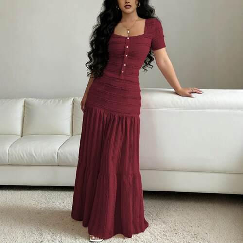 Cute short sleeved square neck T-shirt and half skirt set