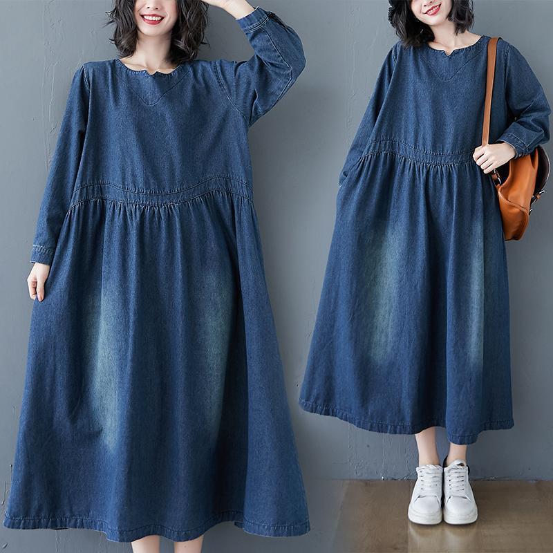 Long sleeved denim dress, mid length skirt图片