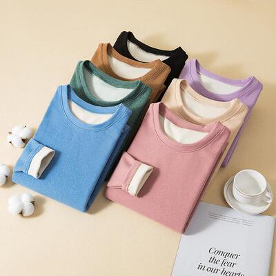 Large size women's warm long sleeved T-shirt with thick