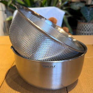 出日本不锈钢洗菜淘米漏盆加厚沥水篮厨房和面打蛋盆汤盆水果篮子