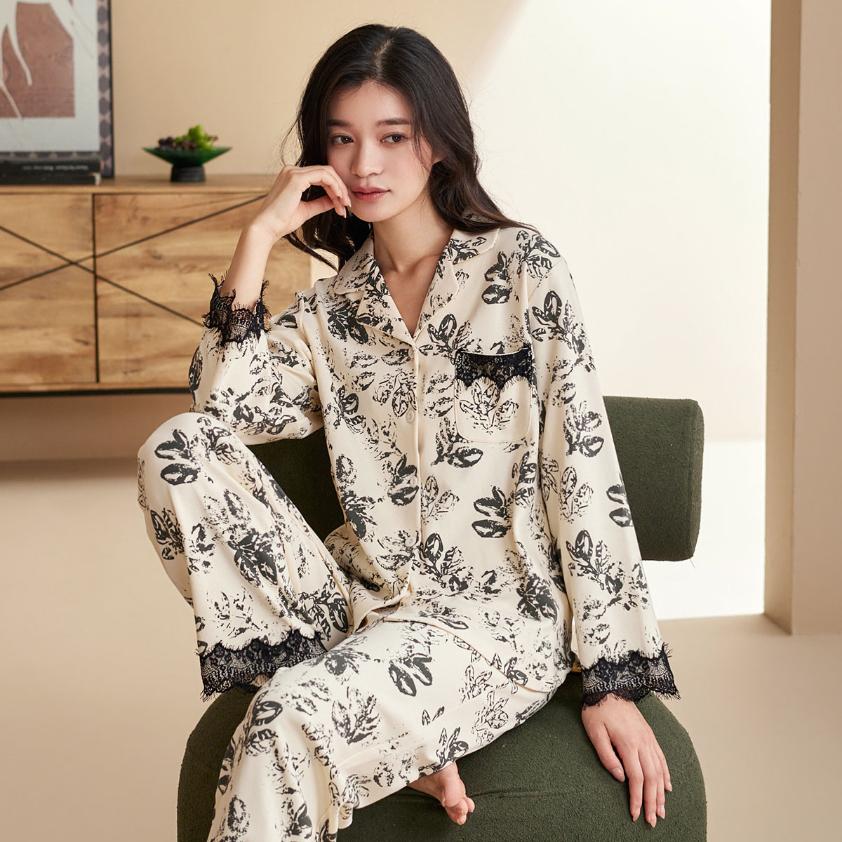 秋鹿纯棉睡衣女春秋款蕾丝印花优雅翻领长袖长裤可外穿家居服套装