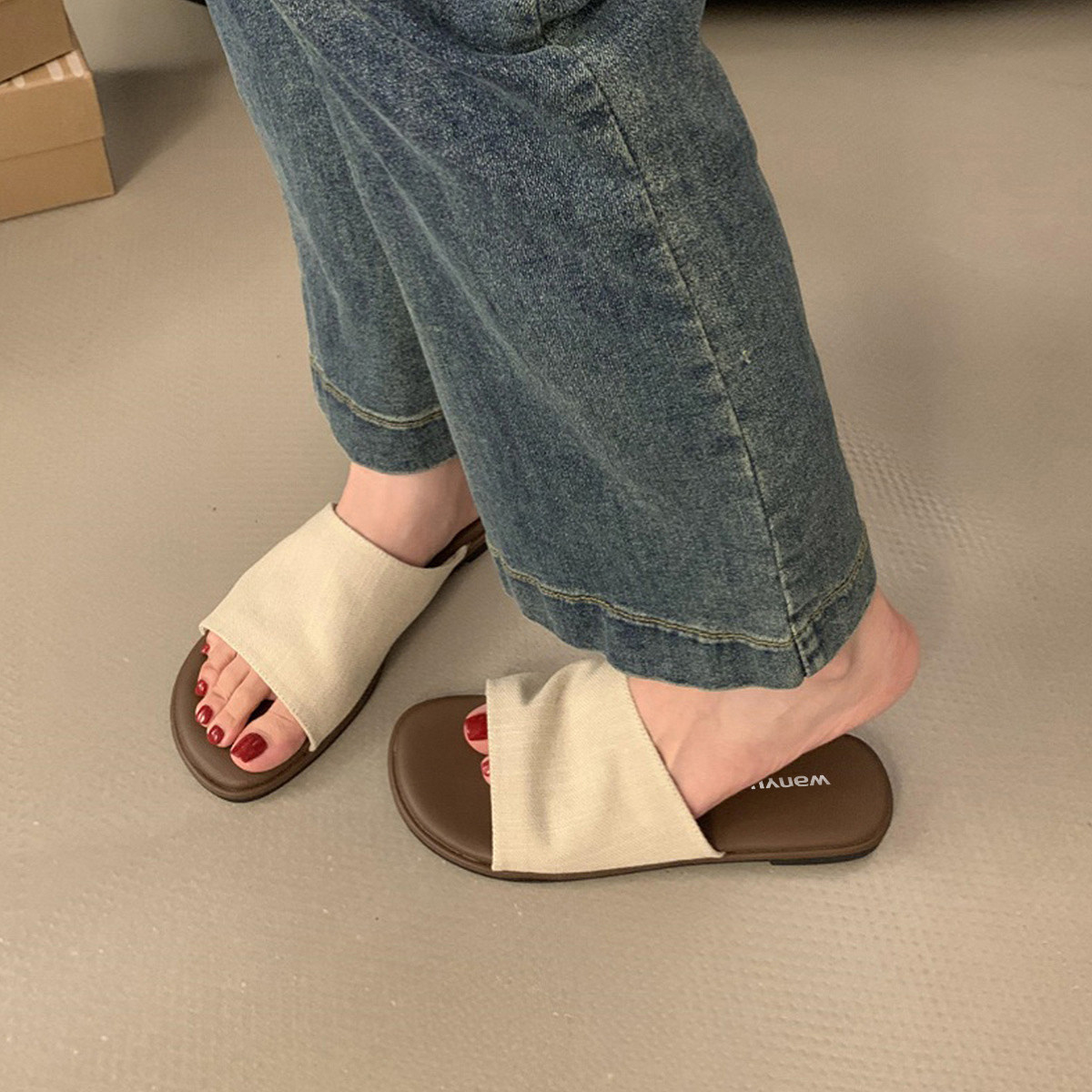 夏季新款休闲百搭平底拖鞋女一字居家凉拖/凉鞋