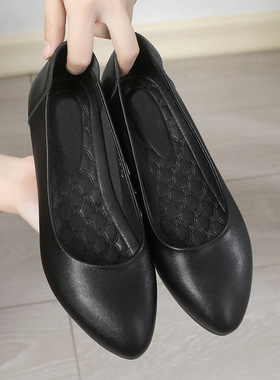 Women middleaged elderly small leather shoes single shoes