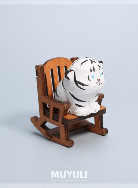 手工木雕小白虎摆件工位可爱老虎电脑桌面治愈系木质小装饰女创意