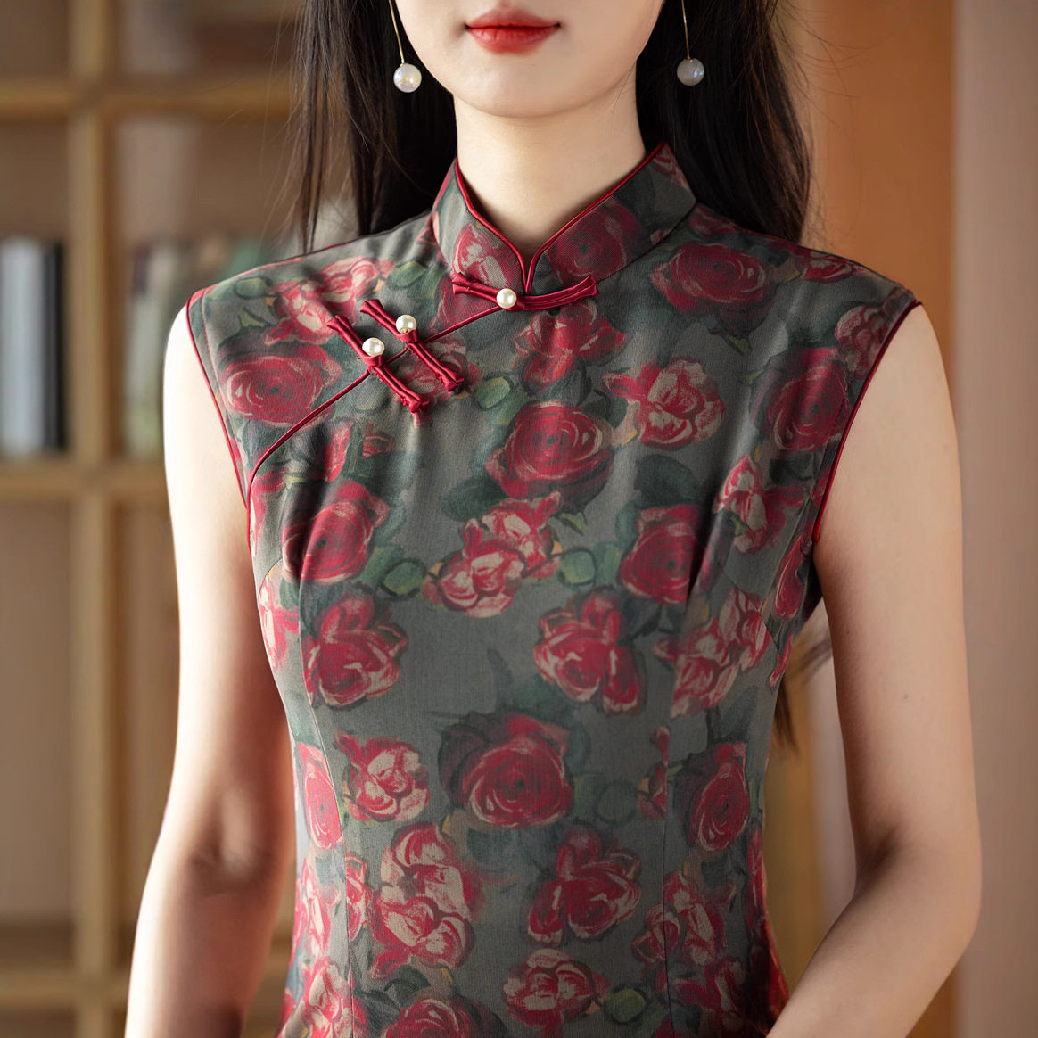 2026夏新款新中式复古红色印花旗袍无袖设计感少女连衣裙日常可穿