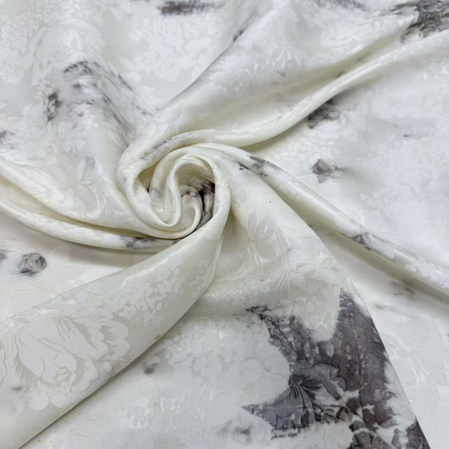 桑蚕丝彩金提花热转印面料国风写意水墨枫叶衬衫茶服高端定制布料