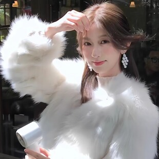 年轻时尚 冬季 高级感保暖环保皮草上衣 外套女款 千金感白色毛毛短款