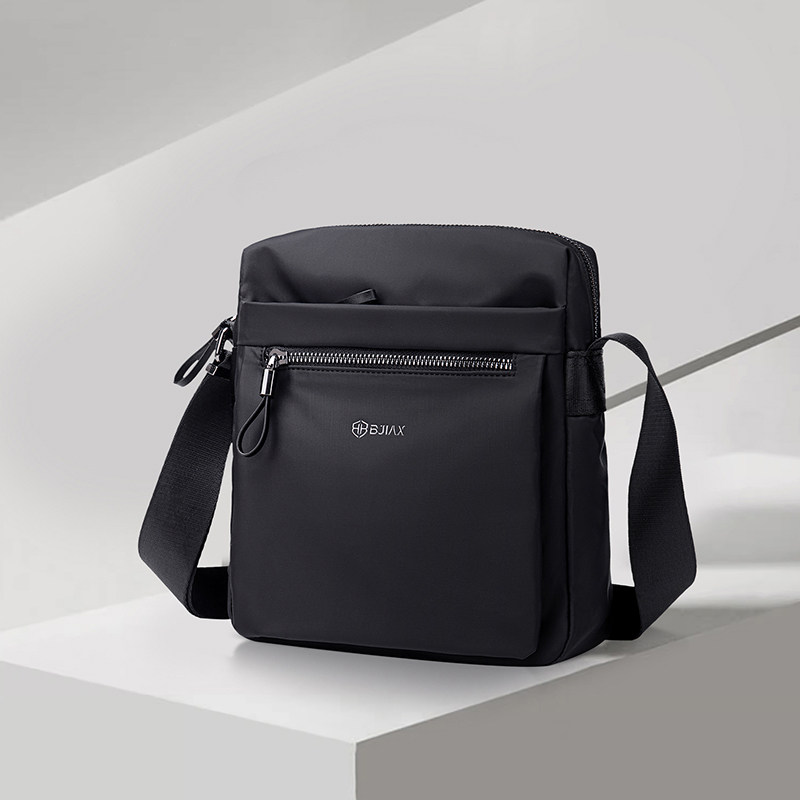 背包斜挎男士简约百搭休闲包夏季男款运动小挎包防泼水单肩包男式