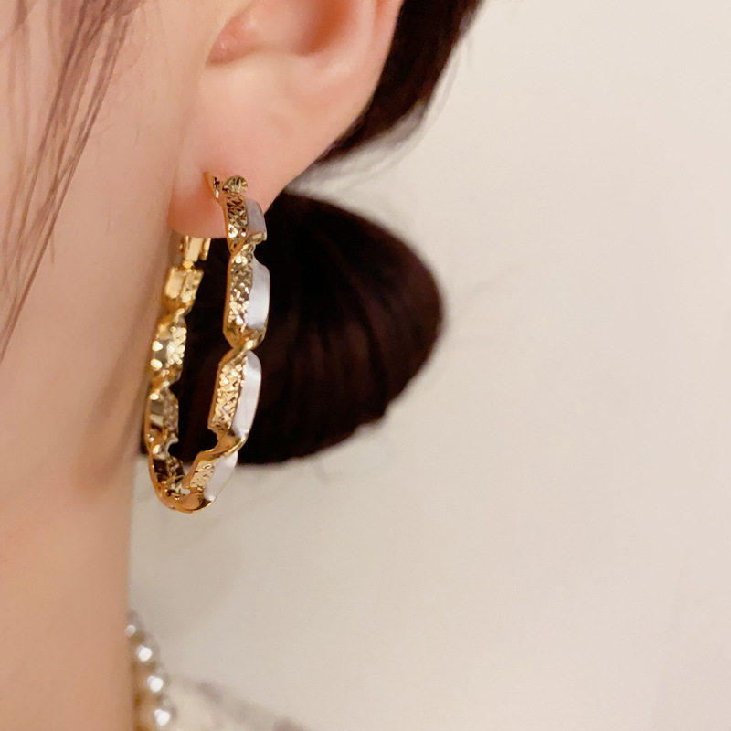 穗薇欧美个性复古夸张金属拼接扭曲耳圈女气质时尚简约设计感耳环,饰品/流行首饰/时尚饰品新,耳环,淘宝优惠券,粉丝福利购,淘宝优惠卷