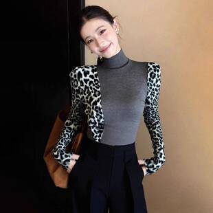 今年流行漂亮灰色豹纹拼接T恤女冬季独特小众设计感修身显瘦上衣