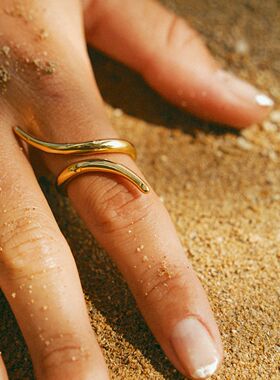 咿咿极简曲线开口戒50