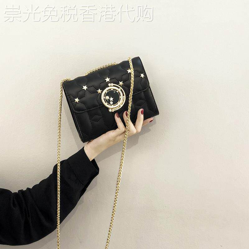 新加坡女包轻奢品牌夏季铆钉绣线小方包链条韩版单肩斜挎个性高级