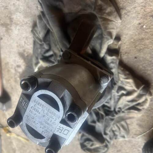 长春新重型汽车备品(一汽备品)CBN-F316 F320F314液.压齿轮油泵