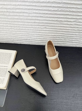 法式方头玛丽珍鞋女2026新款一字扣带粗跟浅口单鞋百搭通勤职业鞋