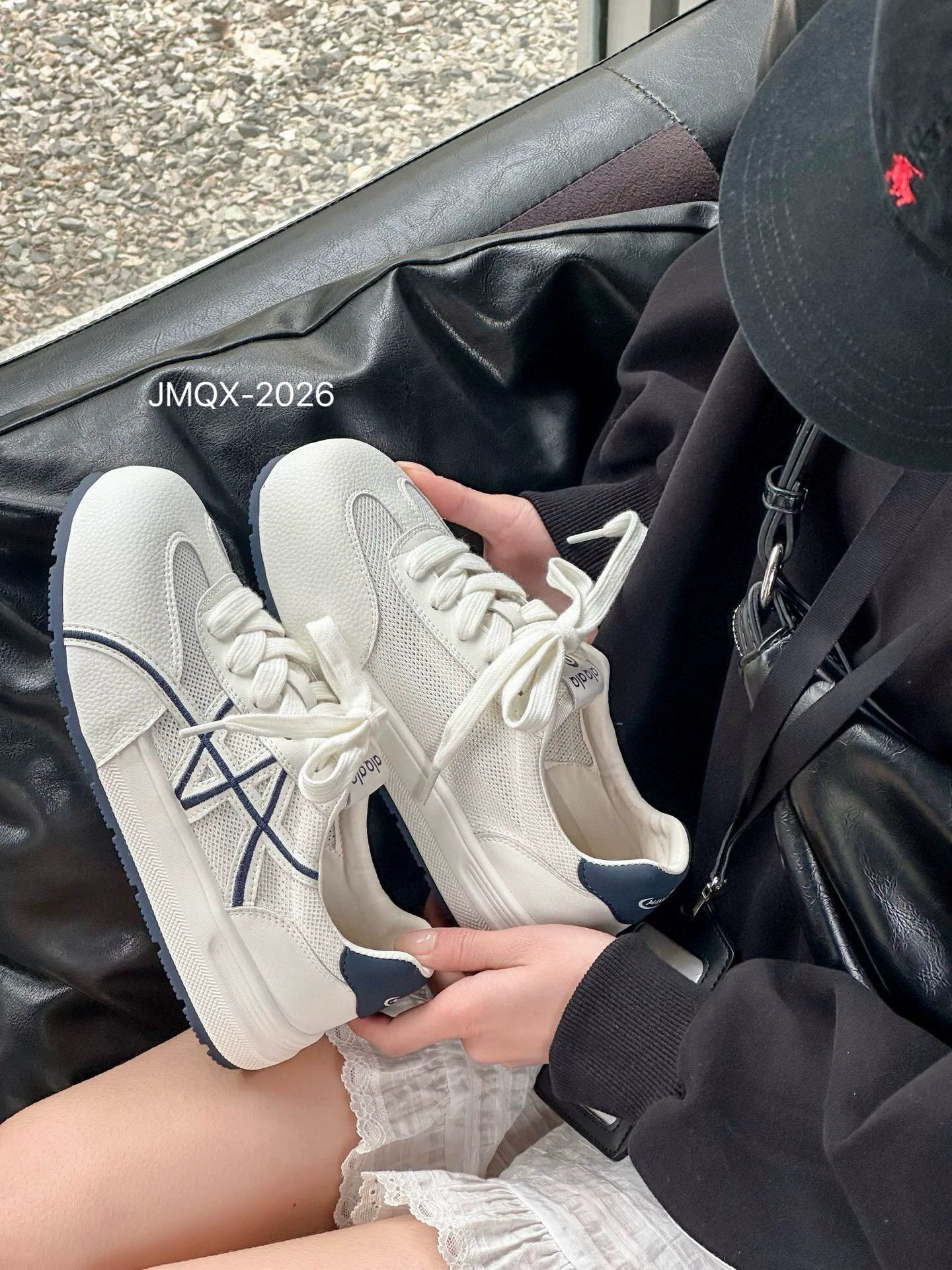 夏季女真皮透气显脚小防滑运动鞋