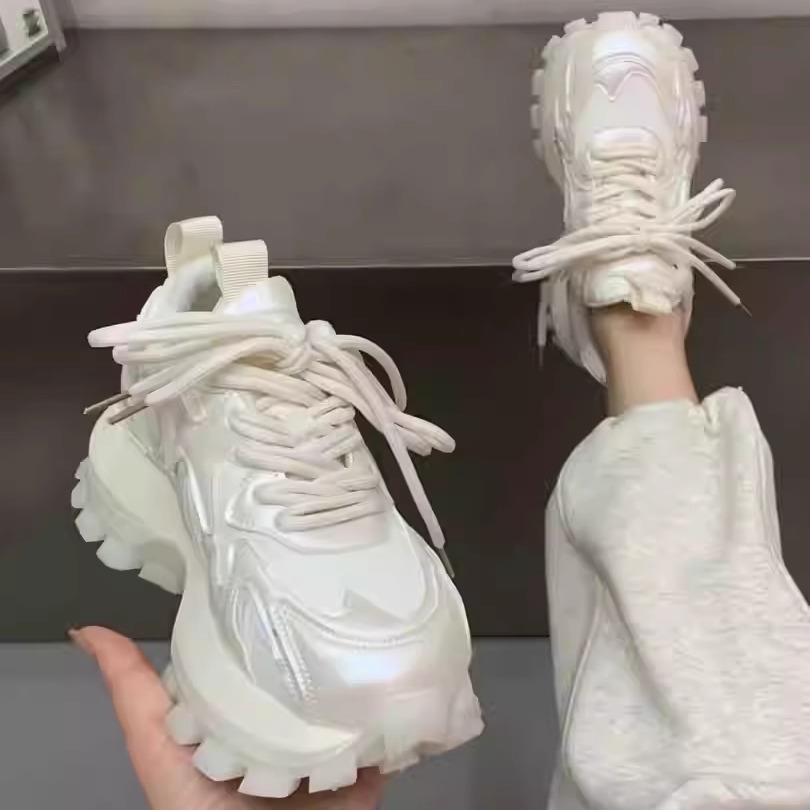 韩国珠光真皮厚底松糕老爹鞋女2025年新款显瘦小运动鞋休闲小白鞋