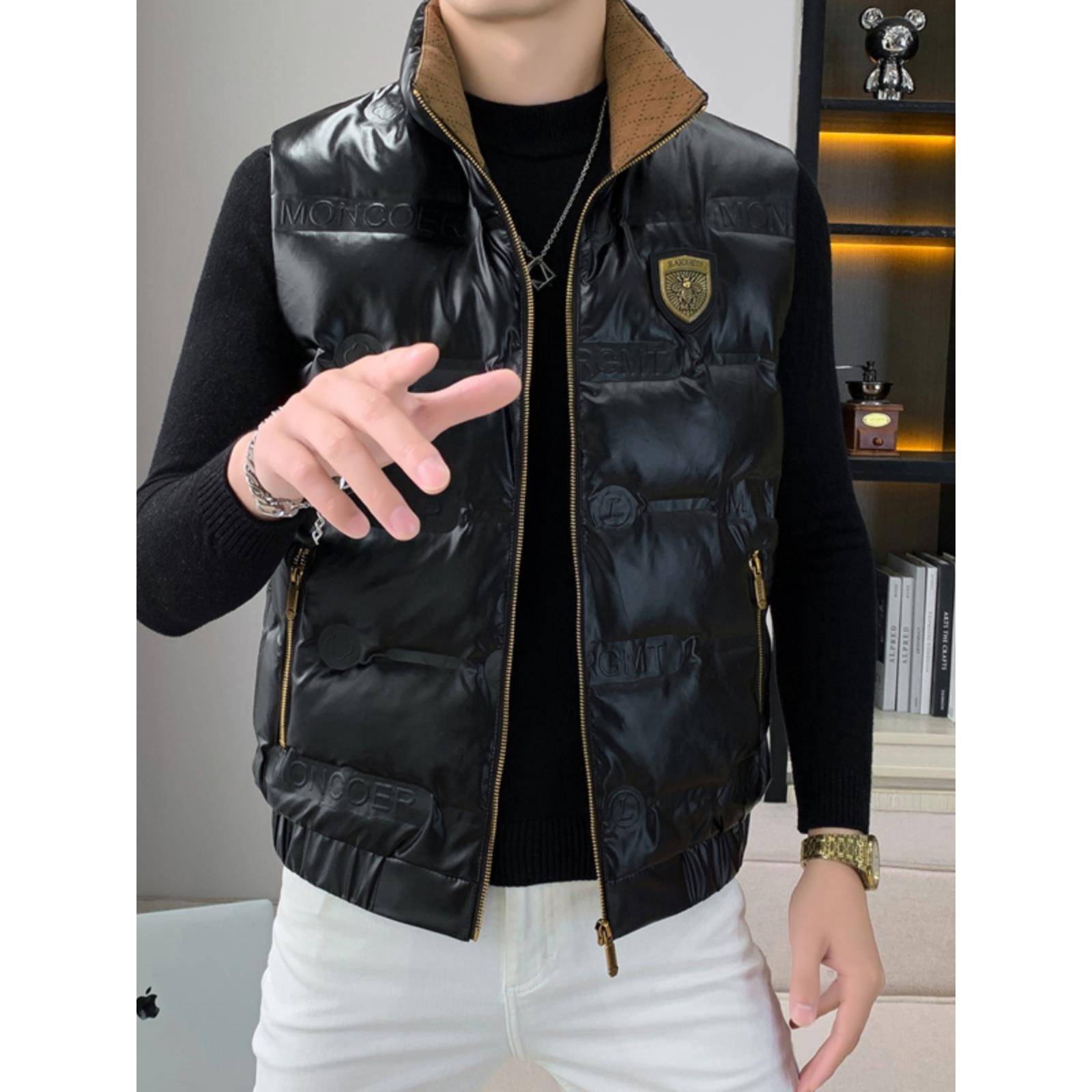 羽绒马甲男2025年冬季新款潮流亮面帅气男士无袖轻薄保暖坎肩外套