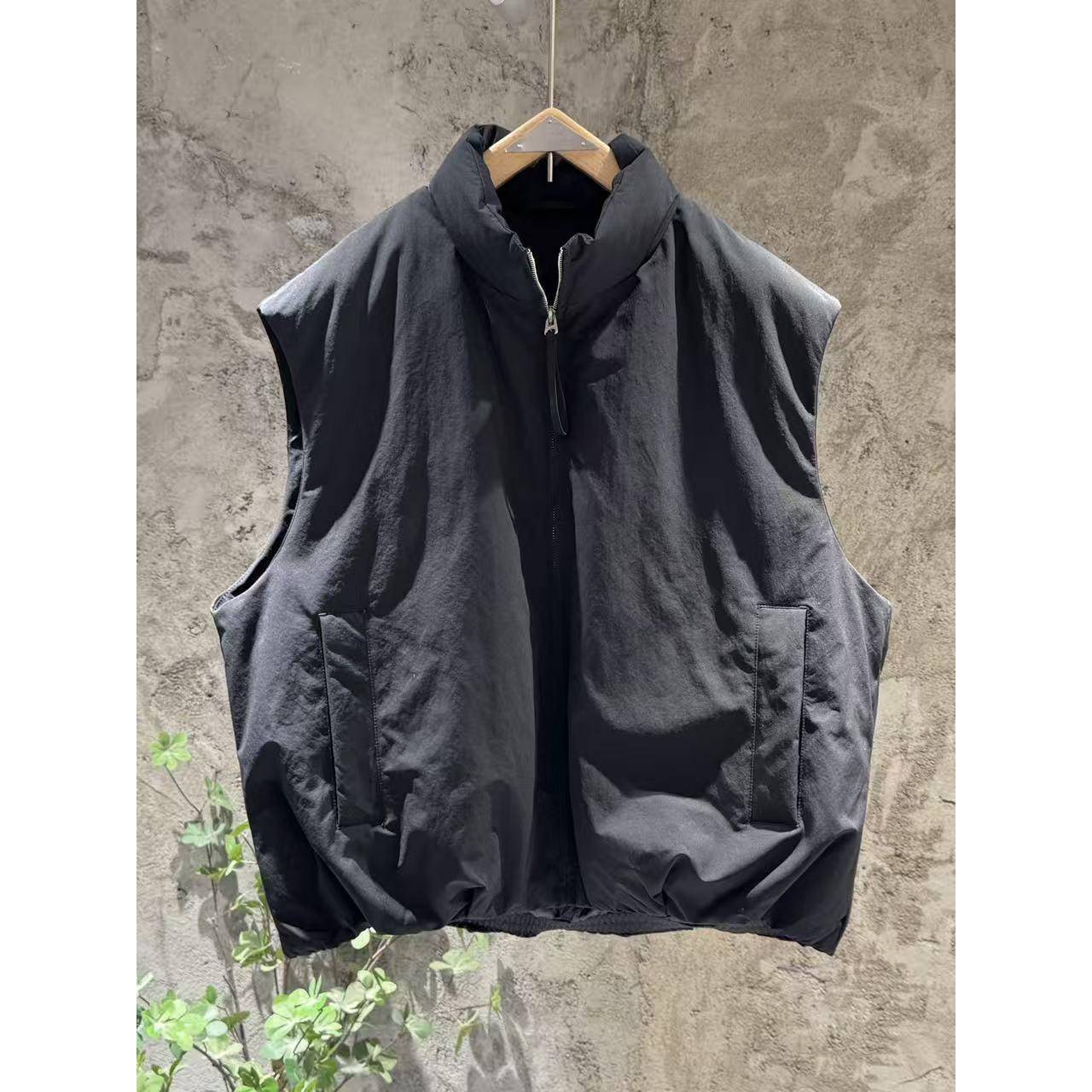 代购新款纯色立领羽绒马甲男士冬季设计感白鸭绒保暖坎肩外套