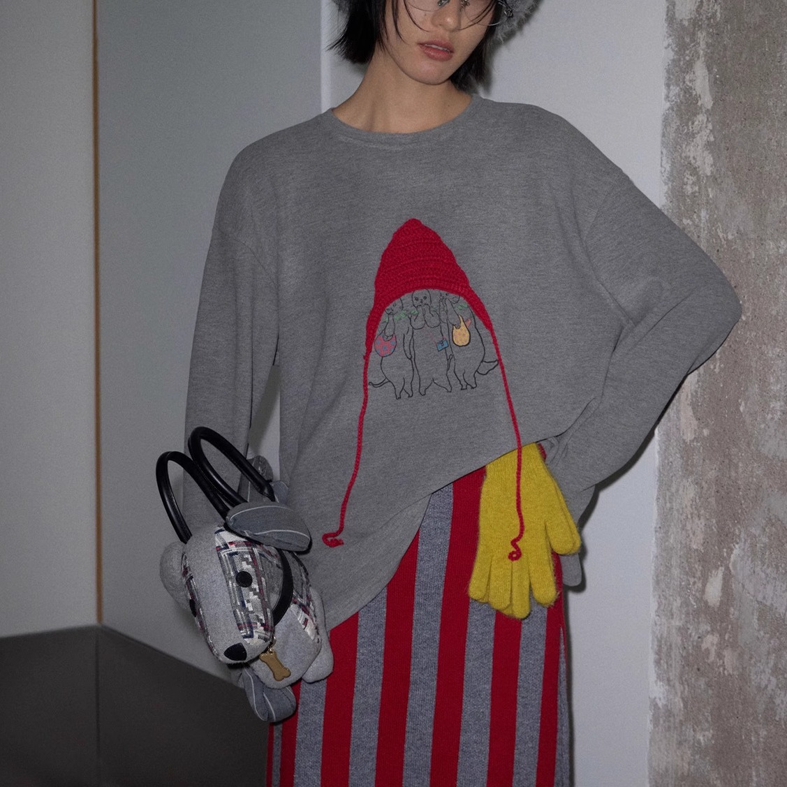 UNITY MODE复古小红帽猫猫印花T恤女冬季宽松慵懒感上衣251525