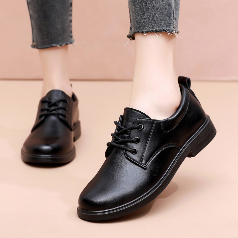 工作鞋女黑色正装皮鞋妈妈鞋软底舒适平底单鞋防滑防水防油上班鞋