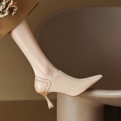 真皮杏色短靴女2024年秋冬季新款法式气质深口尖头细跟踝靴高跟鞋