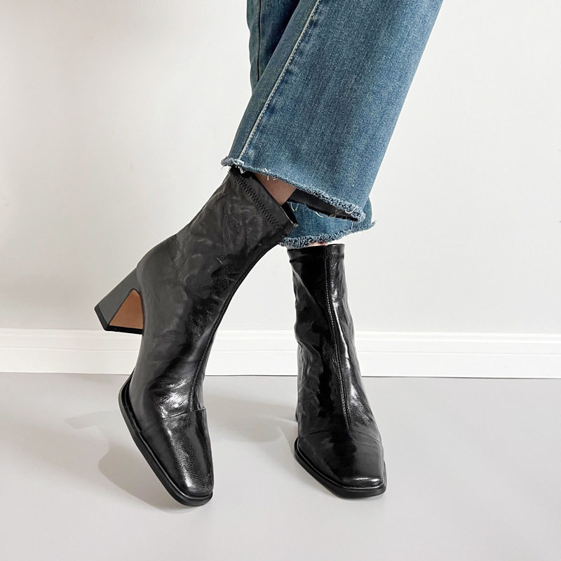 法式复古小个子粗跟马丁靴女2025秋冬新款百搭软皮瘦瘦短靴高跟鞋