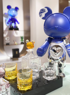 星际熊新款潮玩生日礼物精美家居件公仔创意时尚礼品手办摆件