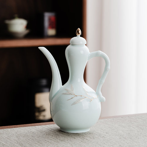 粉青简约陶瓷酒壶手工描金